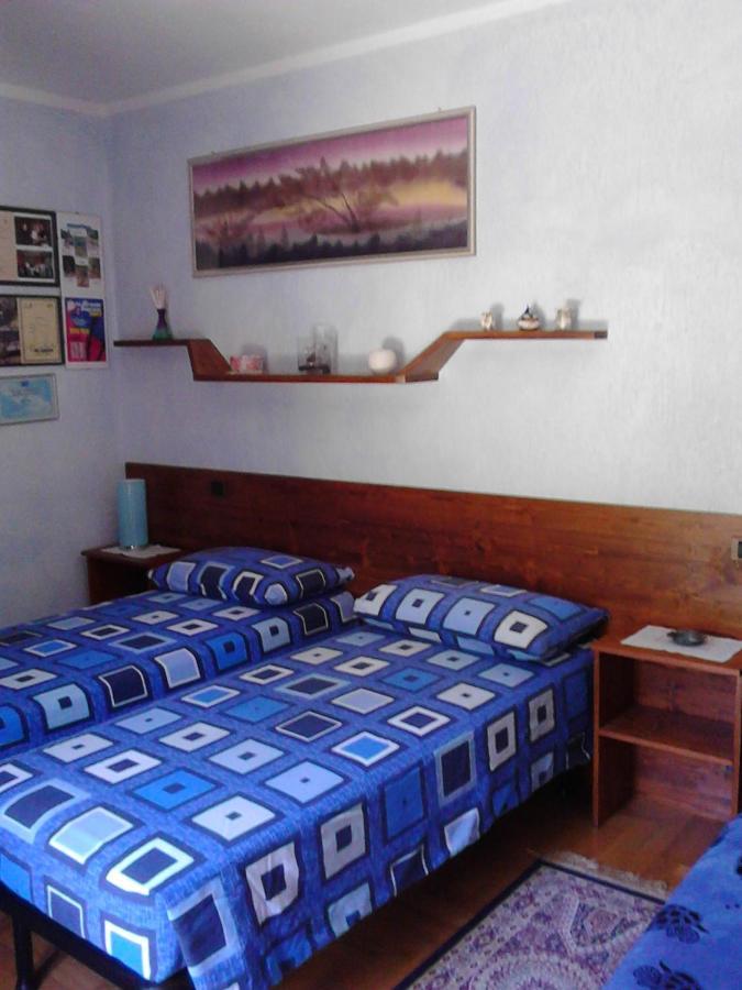 Les Hirondelles Bed & Breakfast Fenis Eksteriør bilde